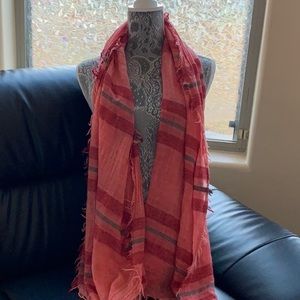 Women’s pink striped Eileen Fisher scarf❤️❤️❤️